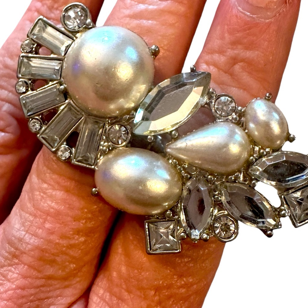 Edgy Pearl and Stone 2 Finger Ring Size 5.5